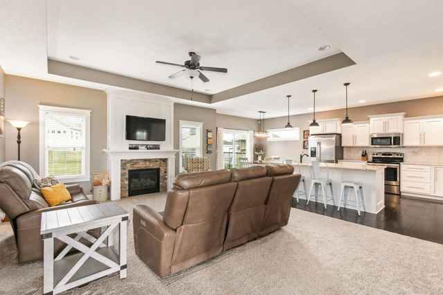 802 NW Seasons Drive, Ankeny, IA 50023