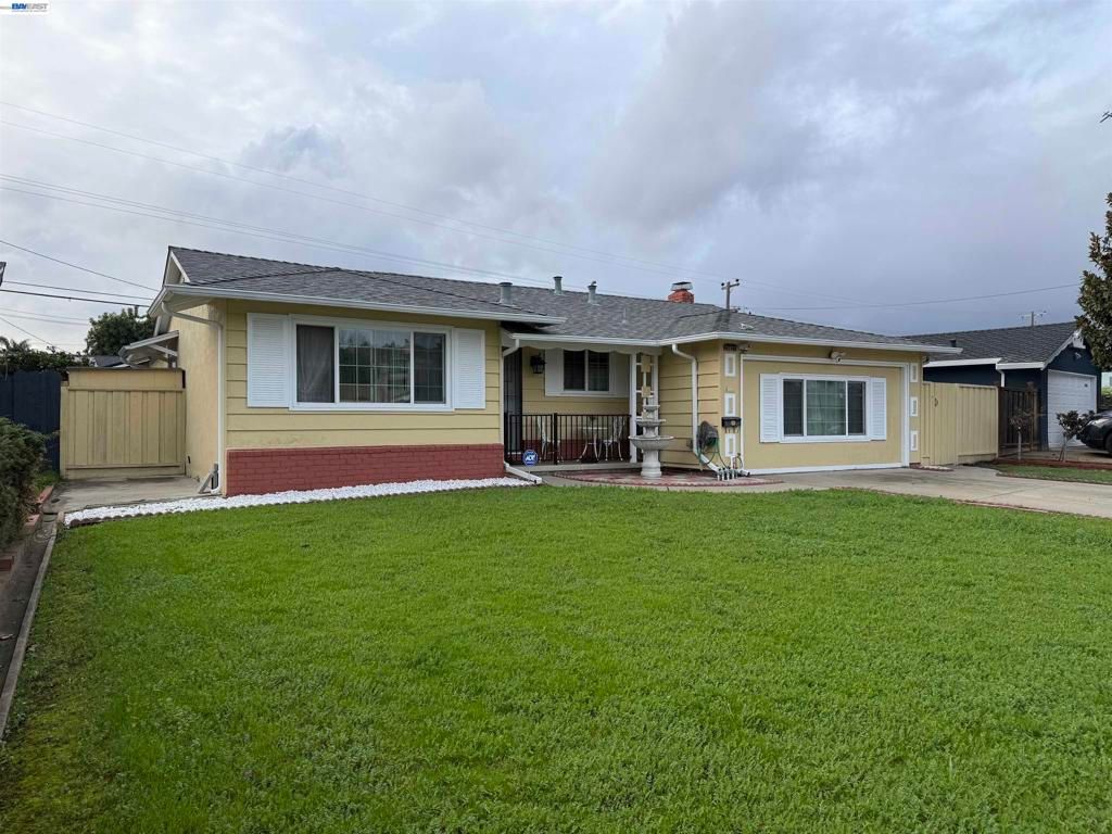 25827 25827 Calaroga Ave, Hayward, CA 94545