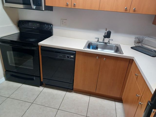 407 Executive Center Drive 203, West Palm Beach, FL 33401