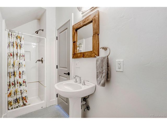 2818 Java Ct, Denver, CO 80211