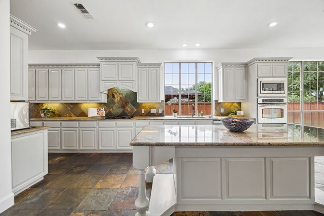 8709 Herns Meadow Lane, Mckinney, TX 75071
