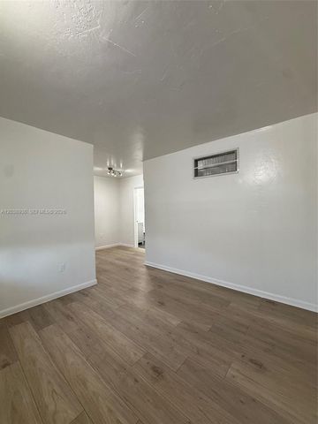 10 NW 77th St 2, Miami, FL 33150