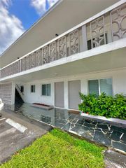 10 NW 77th St 2, Miami, FL 33150