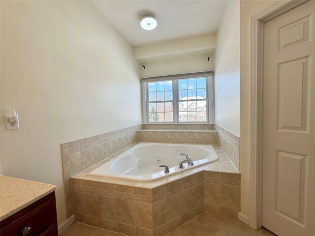 4295 STONE CREEK Drive, Erie, PA 16506