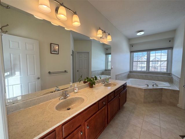 4295 STONE CREEK Drive, Erie, PA 16506