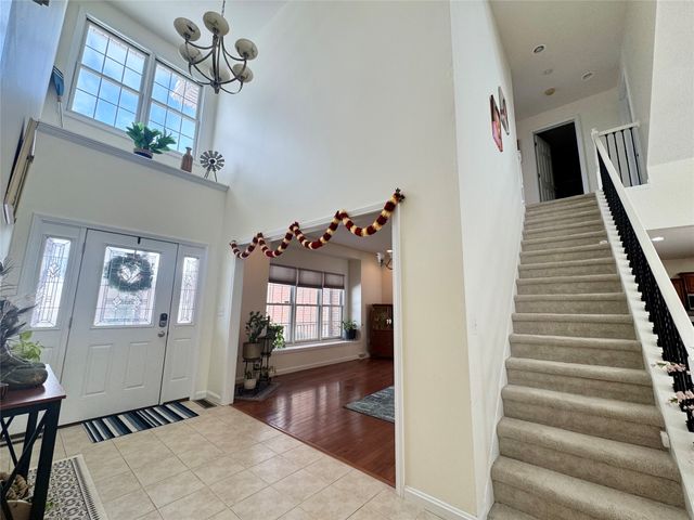 4295 STONE CREEK Drive, Erie, PA 16506