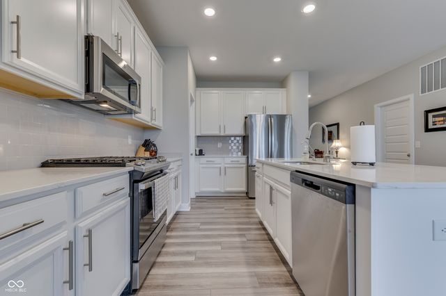 3644 Chalmers Drive, Bargersville, IN 46106