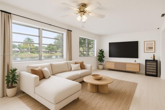 5706 NW 81st Ave, Tamarac, FL 33321