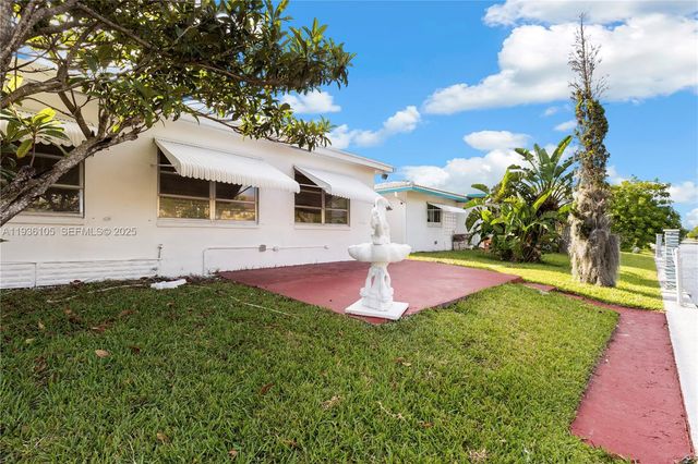 5706 NW 81st Ave, Tamarac, FL 33321
