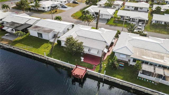5706 NW 81st Ave, Tamarac, FL 33321