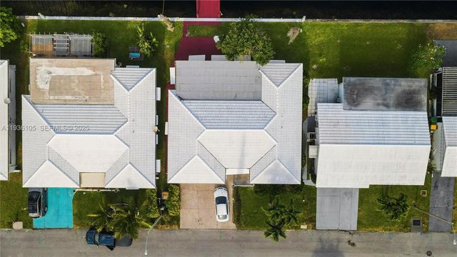 5706 NW 81st Ave, Tamarac, FL 33321