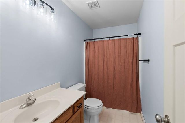 1113 Foxridge Drive, Warrensburg, MO 64093