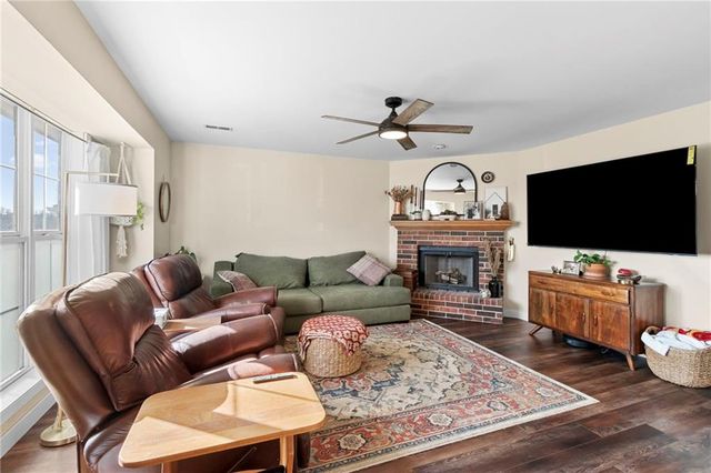 1113 Foxridge Drive, Warrensburg, MO 64093