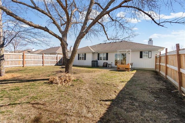 1113 Foxridge Drive, Warrensburg, MO 64093