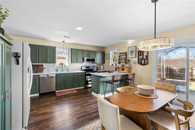 1113 Foxridge Drive, Warrensburg, MO 64093