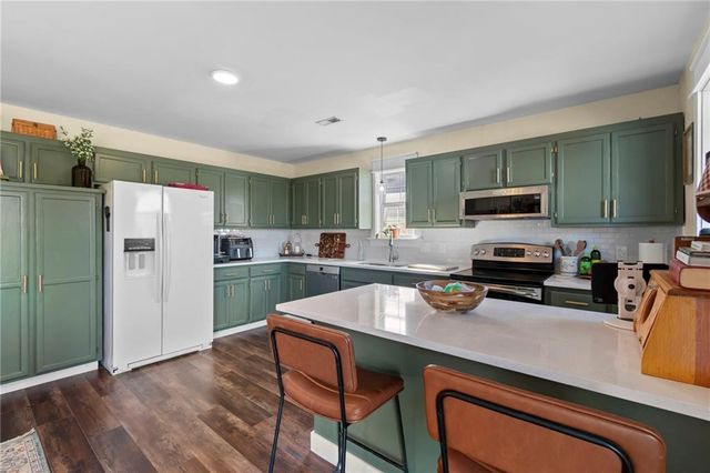 1113 Foxridge Drive, Warrensburg, MO 64093