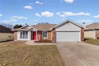 1113 Foxridge Drive, Warrensburg, MO 64093
