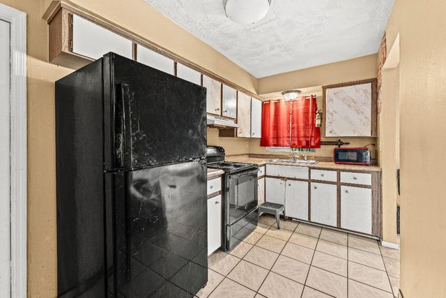 330 W 22nd Court, Riviera Beach, FL 33404