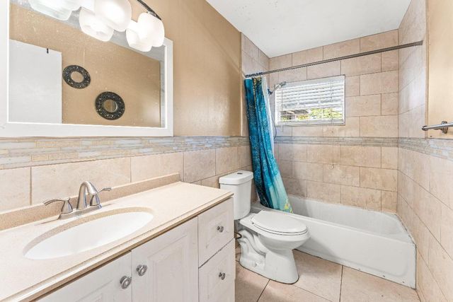 330 W 22nd Court, Riviera Beach, FL 33404