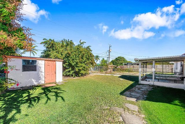 330 W 22nd Court, Riviera Beach, FL 33404