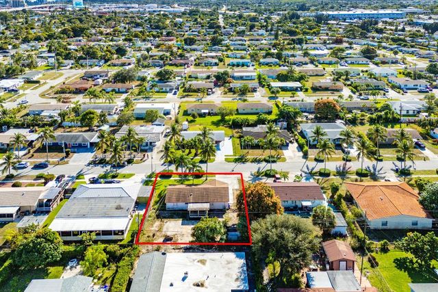 330 W 22nd Court, Riviera Beach, FL 33404