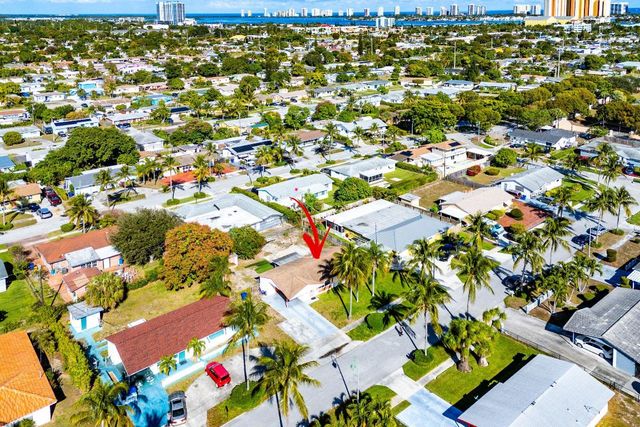 330 W 22nd Court, Riviera Beach, FL 33404