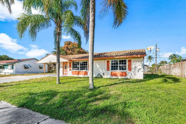 330 W 22nd Court, Riviera Beach, FL 33404