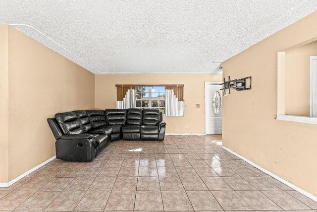 330 W 22nd Court, Riviera Beach, FL 33404
