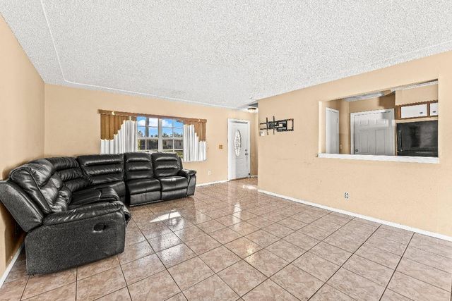 330 W 22nd Court, Riviera Beach, FL 33404