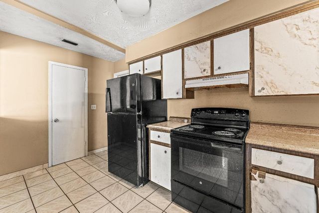 330 W 22nd Court, Riviera Beach, FL 33404