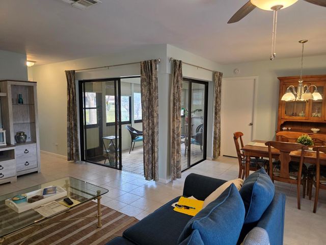 6126 Elsinore Circle, Greenacres, FL 33463