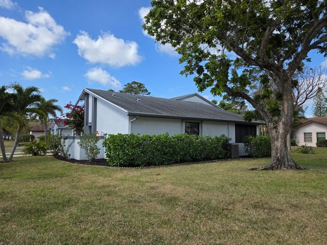 6126 Elsinore Circle, Greenacres, FL 33463