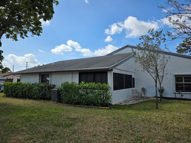 6126 Elsinore Circle, Greenacres, FL 33463