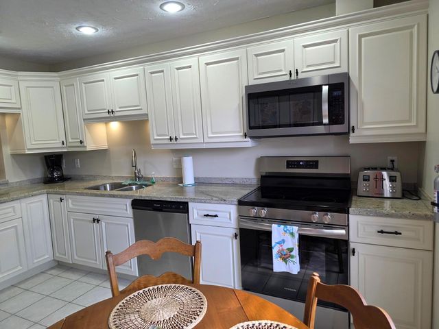 6126 Elsinore Circle, Greenacres, FL 33463