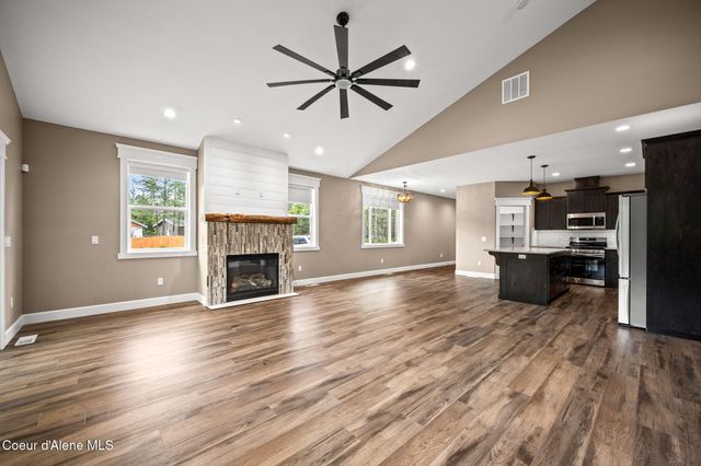 32926 N 10th AVE, Spirit Lake, ID 83869