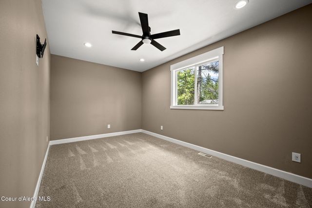 32926 N 10th AVE, Spirit Lake, ID 83869