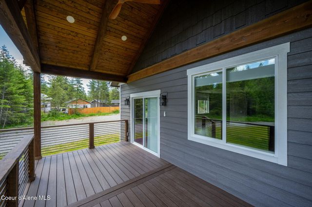 32926 N 10th AVE, Spirit Lake, ID 83869
