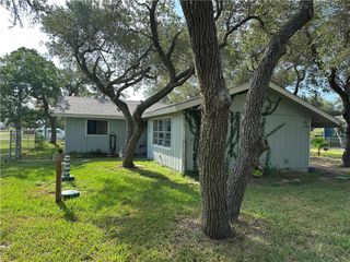 303 W 3rd St W, Rockport, TX 78382
