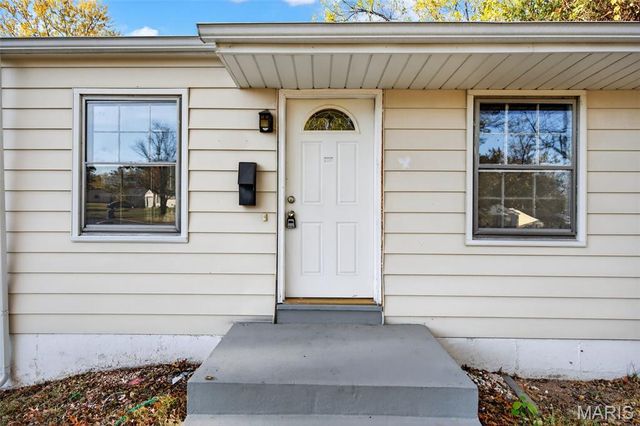 437 Lanark Road, St Louis, MO 63137