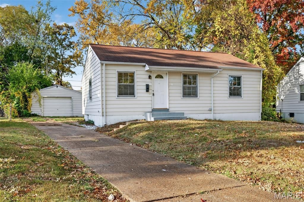 437 Lanark Road, St Louis, MO 63137