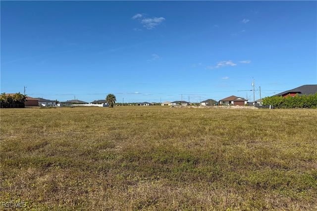 3905 Caloosa PKWY N, Cape Coral, FL 33993