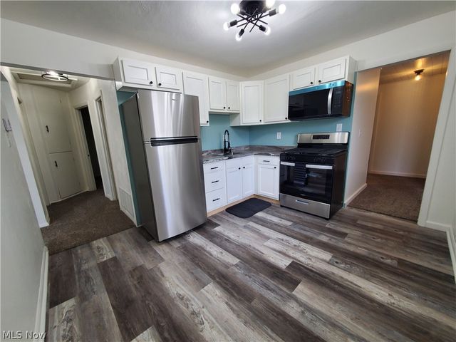 724 Briggs Road, Leavittsburg, OH 44430