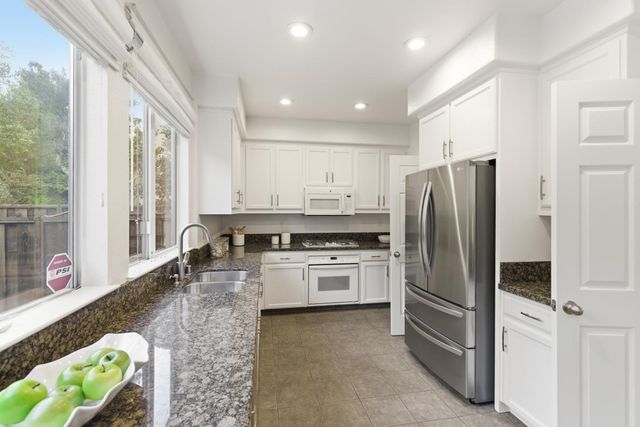 12 Baycrest Way, South San Francisco, CA 94080