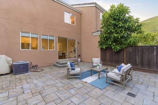 12 Baycrest Way, South San Francisco, CA 94080