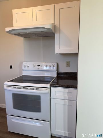 806 Hartford Road C, Manchester, CT 06040