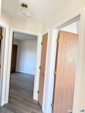 806 Hartford Road C, Manchester, CT 06040