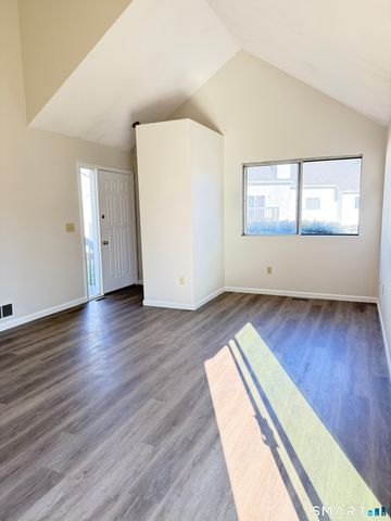 806 Hartford Road C, Manchester, CT 06040