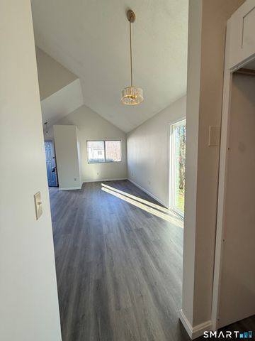 806 Hartford Road C, Manchester, CT 06040