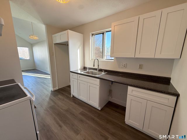 806 Hartford Road C, Manchester, CT 06040