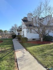 806 Hartford Road C, Manchester, CT 06040